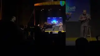 Janoska Ensemble zen&eacute;lt a koml&oacute;i ClassiKon