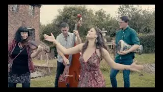 Hej jedziemy & U hajičku travičku (Hey we’re on our way) by Karolina Węgrzyn | Polska i Łemkowska