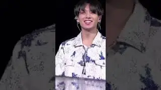 taekook exchange their jackets in the concert 😍😍 || taekook moment || BTS|| #bts #jungkook #taehyung