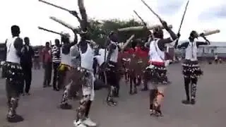 Shilluk Dance ( Thoom C&oslash;ll&oslash; )