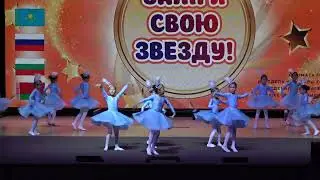 Девочки танцуют красивый Казахский танец 