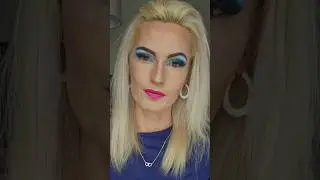 Blue with a splash of pink 💙💗