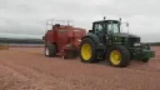 John Deere 7530 Big Square Baleing