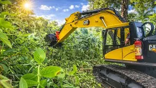 Strong Scale : RC Excavator Huina 1594 Caterpillar Cleaning The Grass Thick