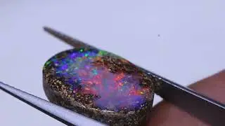 5.95 cts Quality Boulder Opal Centre Nut INV-2267