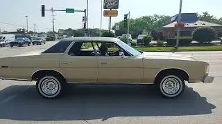 Spotted that 1976 Ford LTD Sedan again and this time it's in Palos Hills, Illinois.