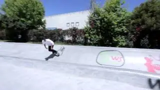 Looxcie: SKATEBOARDING tricks