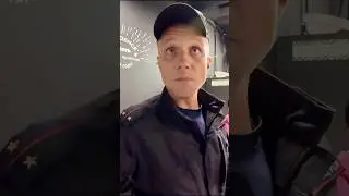 🔥 АГРЕССИВНЫЙ ПОЛИЦЕЙСКИЙ ПЕРЕПУТАЛ ЗАЯВИТЕЛЯ С МОШЕННИКОМ / ЗАПРЕТ СЪЕМКИ #полиция #менты #shorts