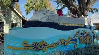 Disney Springs - Christmas Tree Stroll - Disney Cruise Line Tree - 12/4/2025 - 4k