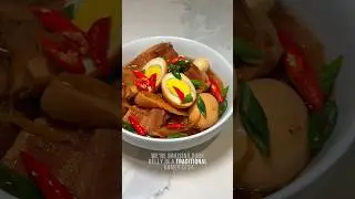 Тушеная свиная грудинка в камбоджийском стиле | Kaw Sach Chruk Bei Chuon