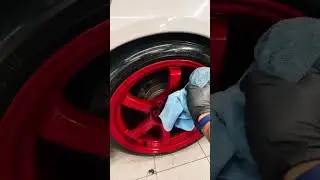 Aplicacion de tire shine #automobile #detailing#tireshine#cleaning #subaru #gramlights#wheels#viral