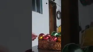 Decorando bolas natalinas com fio de juta. #inscritos #artesanato #criatividade #gratid&atilde;o