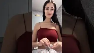 Cooking alone at home, but this girl's aura makes her focus wrong