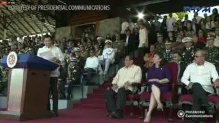 Duterte belatedly acknowledges Robredo at PMA 2017 graduation