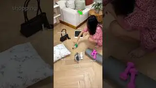 This girl ironed all the clothes while playing a game .#shortvideo