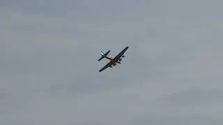 Super Epic B-17 Flying Fortress. 
