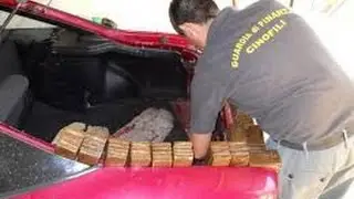 30 KG DI HASHISH IN AUTO, ARRESTATO UN MAROCCHINO