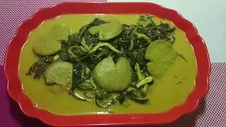 Gulai daun singkong khas Padang