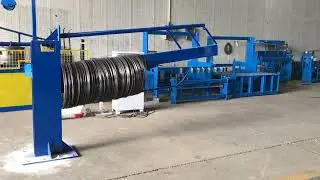 High speed wire straightening and cutting machine with duckbill wire payoff system