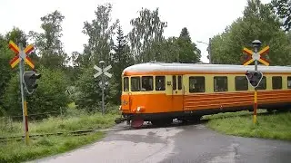 Spoorwegovergang F&aring;rhult (S) // Railroad crossing // J&auml;rnv&auml;gs&ouml;verg&aring;ng