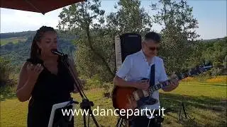 Duo chitarra e voce per aperitivi e cene www.danceparty.it