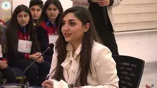 The Spelling Bee وایز چالاکی نێودەوڵەتی ئەنجام دەدات.
