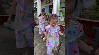 Chị em gạo đi mua ve chai nhà cố 