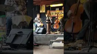 LA FOLIE DES GLANDEURS - Comete tu pelo