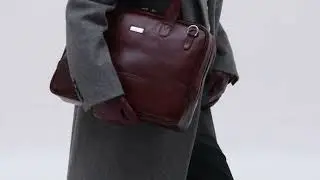 Luxuri&ouml;se Weihnachtsgeschenk-Idee 2025: Das Burgundy Leder-Briefcase