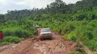 Lexus 470 off-road-Cambodia