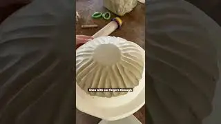 Hand building a ceramic bowl #clay #howto #clayvideos #ceramics #diy #handmade #craft #craftideas