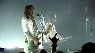The Darkness - Rock and Roll Deserves to Die [HD] live @ Simm City, Wien