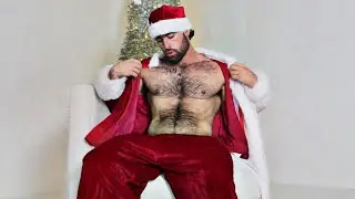 Santa Muscles 💪 🎅| Christmas Fitness Vibes 🎄