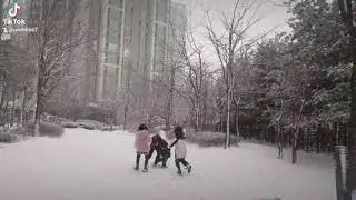 sarap maglaro sa snow❄🥰