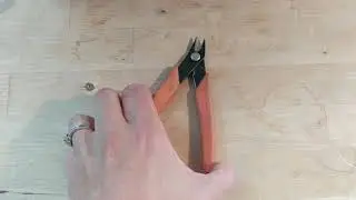 Jewelry Making for Beginners: How to use a flush cutter