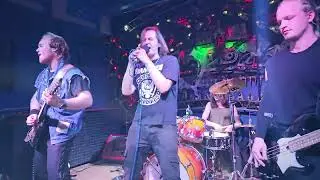 Holiday in America - KREW | (Dead Kennedys 'Holiday in Cambodia' cover) | Cross Club 30.10.2025 |