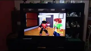 Luisito (El primito TURBIO de @BRYANMCQUEEN ) le partio la mandarina a Santa Claus 😹😹🤣🤣