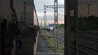 🚂நம்ம Vaigai Express-கும் இந்த Vande Bharat Express-கும் தான் வாய்க்கா தகராரா😳| Naveen Kumar #shorts