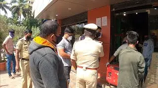police control crowd for social distancing | My Yelahanka - bengaluru
