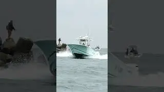 Off Duty Holds It Down &mdash; 34 Regulator in Manasquan Inlet