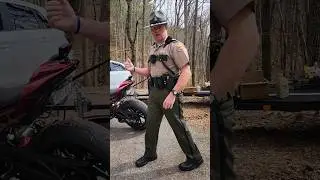 Cop Wants To Be Famous 👮&zwj;♂️