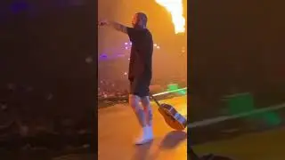 POST MALONE Breaking His Guitar 🎸 | Mumbai | Zomato Feeding India