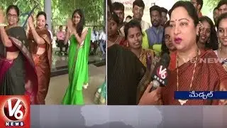 Visaka Industries MD Saroja Participate In Bathukamma Celebrations At Dhruva College | V6 News