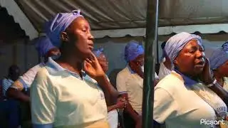 Animation de la veillée du choriste Eddy NGOMA de la chorale Notre Dame des Apôtres.