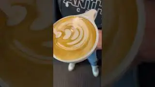 I Was Standing There Like 🧍&zwj;♀️| #coffee #latteart #coffeeart #coffeelover #baristalife #goodmorning