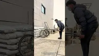 An excellent tool for handling cement | Porter&rsquo;s work #workers #satisfying