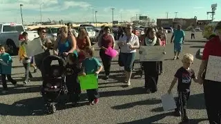 Parents protest after Albuquerque daycare's license still suspended