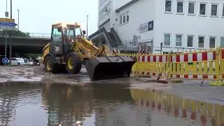 Wasser &uuml;berflutet einen Tunnel