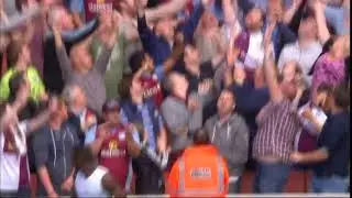 Benteke Shirt Catch - Arsenal vs Aston Villa 2013