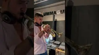 Sergio Fernández Trumpet Probando los modelos de las boquillas Serrano